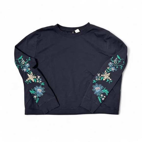 H&M Tops - Floral‎ Embroidered Cropped Sweatshirt Long Sleeve Cottagecore Boho
